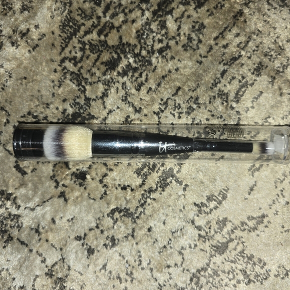 it Cosm. Heavenly Luxe Complexion Perfection All-Over Conceal Dual End #… - Picture 2 of 6
